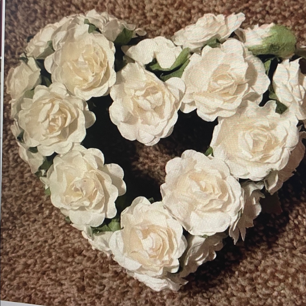 Valentine White Rose Heart decor